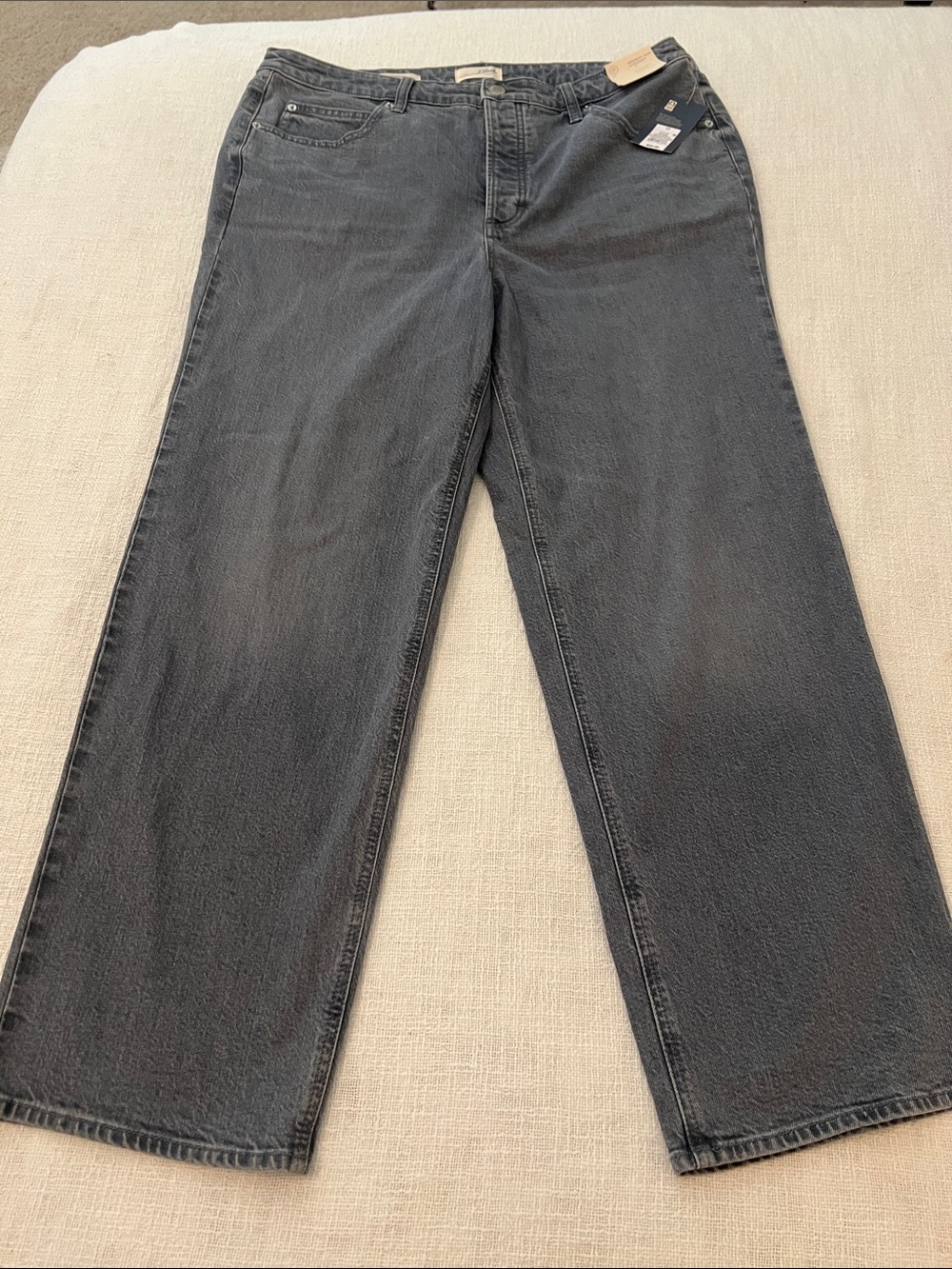 Women’s Universal Thread Gray Denim High-Rise Strait Jean.  Sz 17 Regular NWT